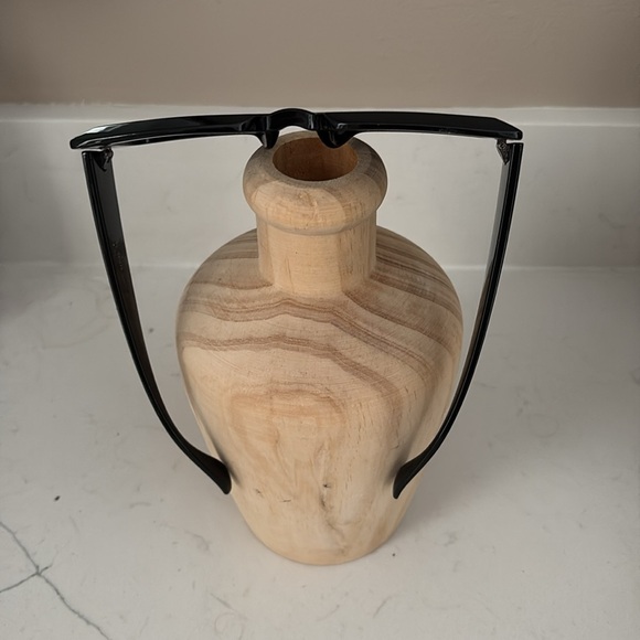 Steve Madden Black Rectangular Sunglasses - Picture 5 of 5